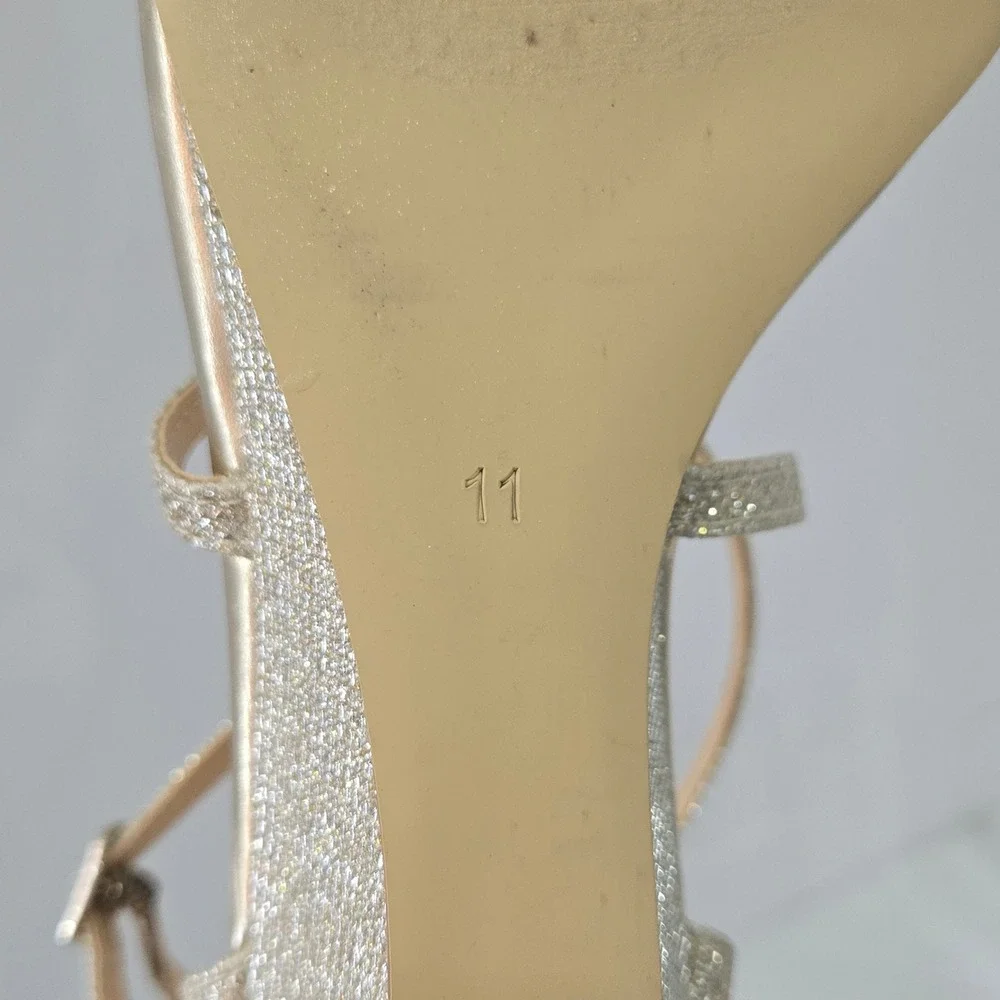 American Glamour Badgley Mischka carefully inspected